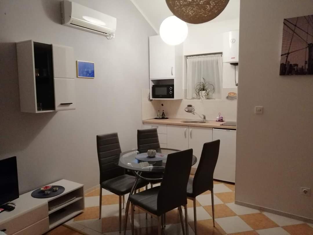 Apartments Jonjic Vodice Exterior photo