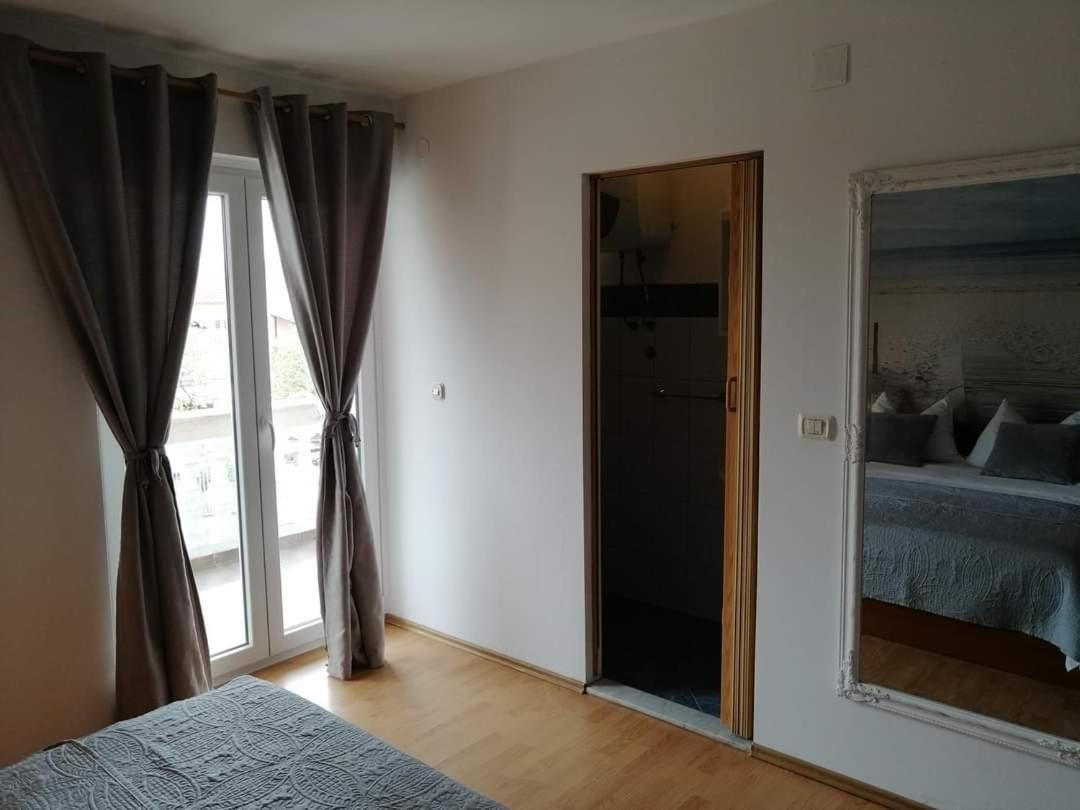 Apartments Jonjic Vodice Exterior photo