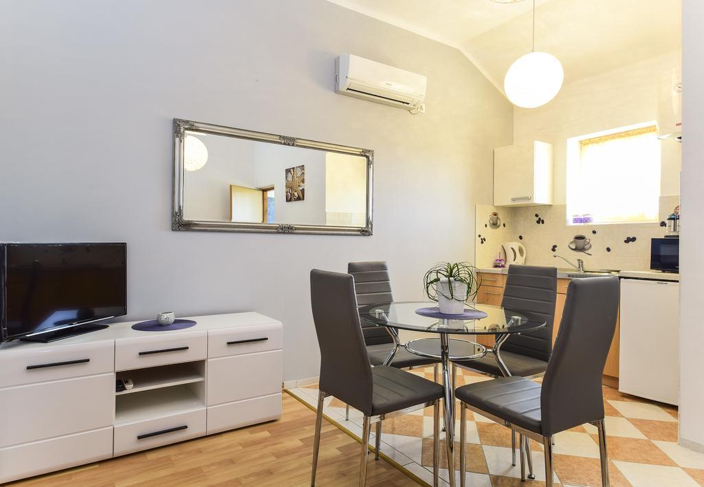 Apartments Jonjic Vodice Exterior photo