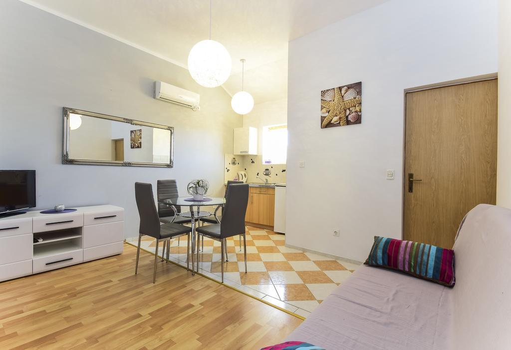 Apartments Jonjic Vodice Exterior photo