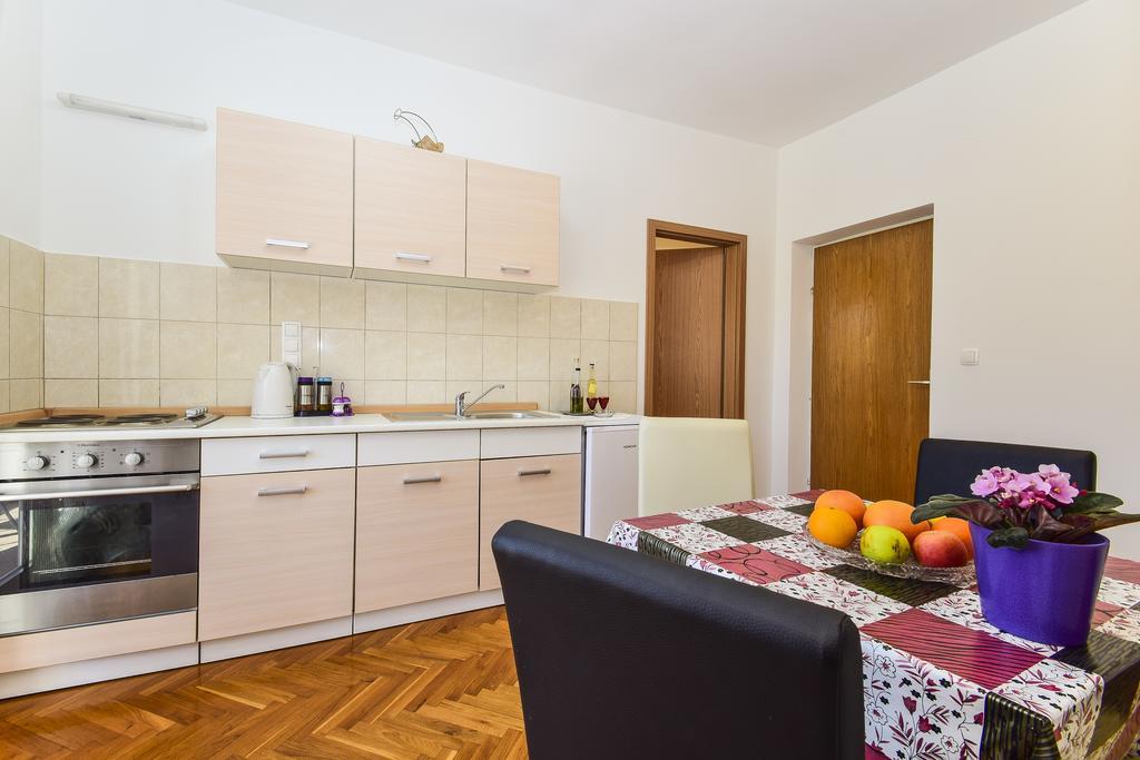 Apartments Jonjic Vodice Exterior photo